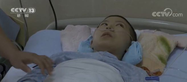 女孩玩“人体炸弹”摔成完全性截瘫，到底是啥项目？