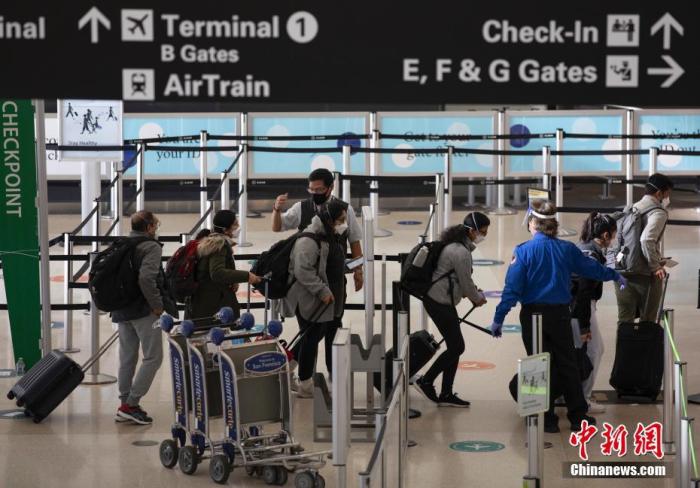 美感恩节旅行人数创近期新高 福奇忧病例数“升上再升”