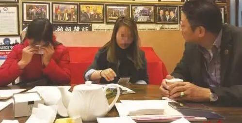 华裔青年美国遭枪杀 父母奔丧签证当场被拒