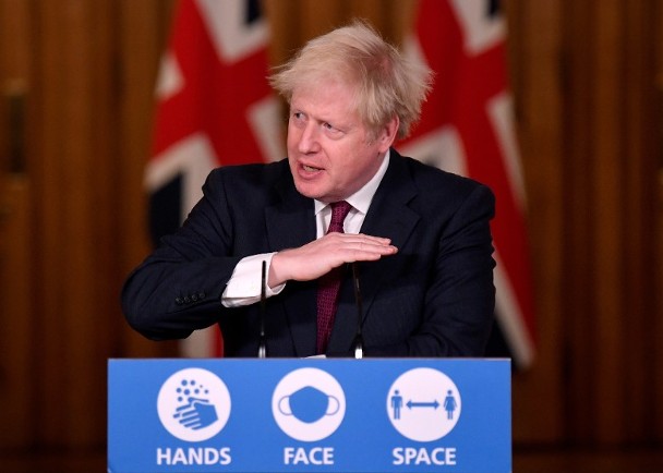 一夜之间，这些国家地区纷纷对英国发布禁令，英国首相紧急开会