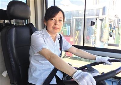 英雄公交女司机自述：及时疏散乘客 唯独烧死了纵火犯