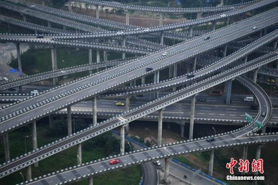 重庆“最复杂立交桥”落成秒变“网红”，司机：其实不容易走错
