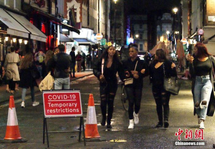 警惕！英国已有23所高校现疫情 超3000名学生被隔离