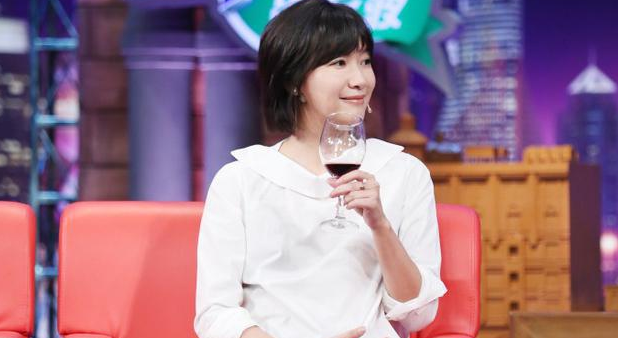 徐静蕾谈结婚生子：我想结就结 男友他看我
