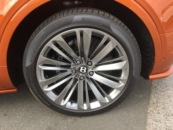 20190705Bentayga2