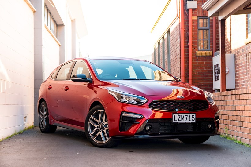 起亚Cerato GT-Line，空间宽敞，价格诱人，足以媲美SUV