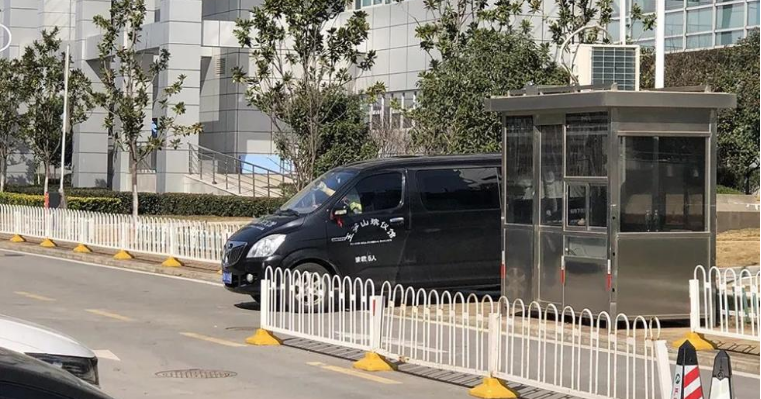送别武昌医院院长刘智明，同行：他是“一个拼了命做事的人”