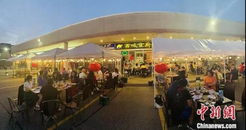 多国唐人街开始苏醒，来中餐馆吃露天大排档吗？