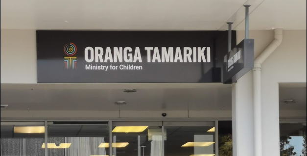 出现偶然接触者，儿童部紧急关闭奥克兰这三处办公室