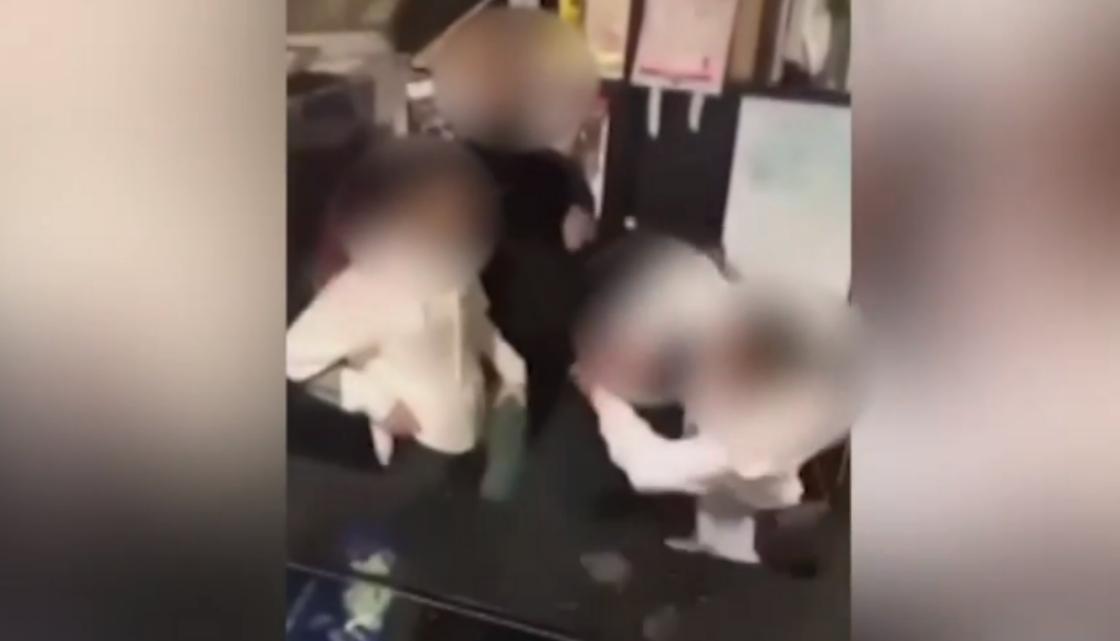 30名青少年打砸抢购物中心后，转天竟敢明目张胆地回去挑衅
