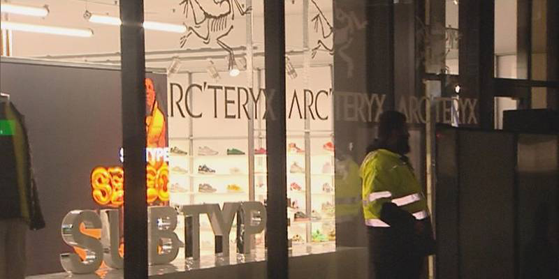 奥克兰Newmarket又有商店被砸抢，警方夜里抓捕了两拨年轻人