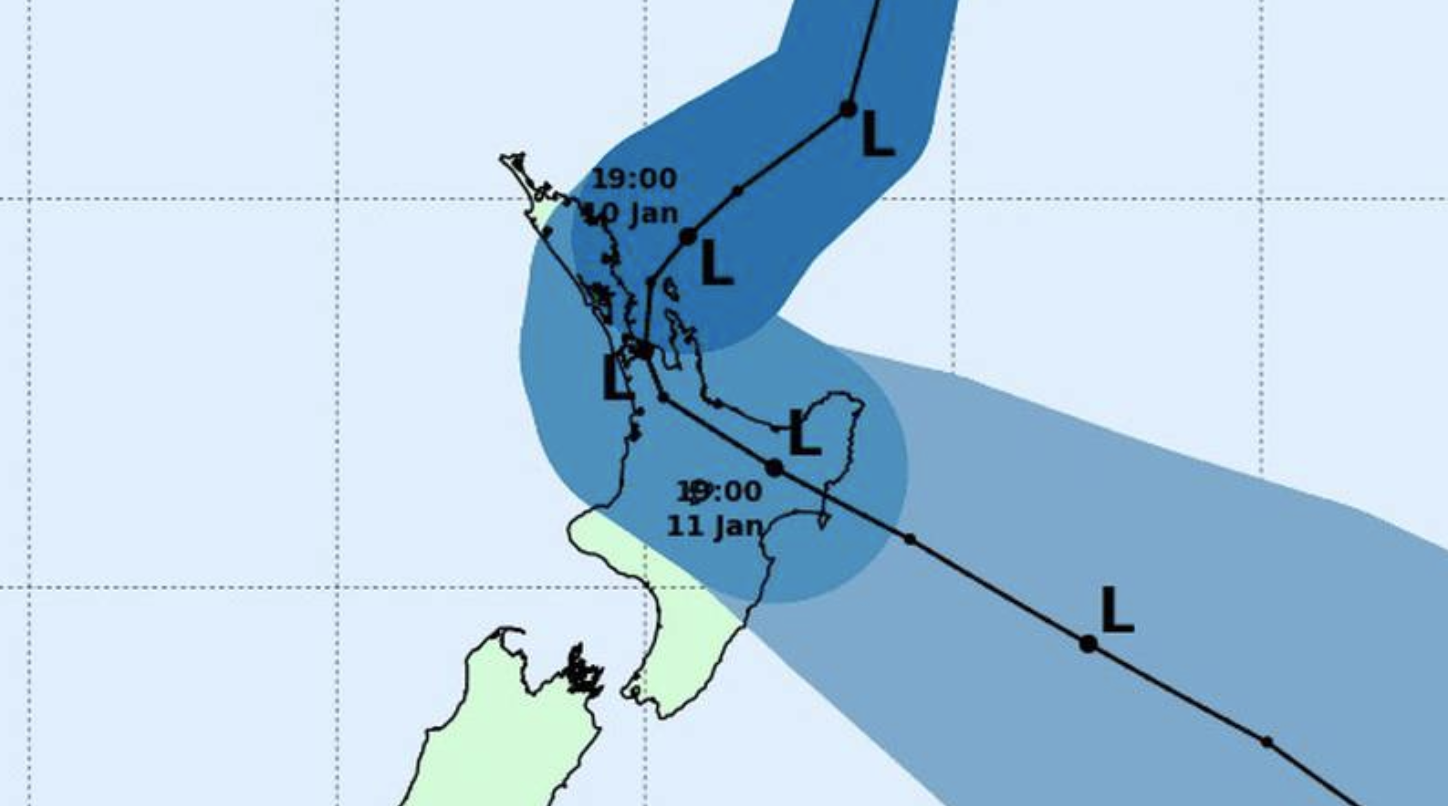 飓风“修改”路线，奥克兰迎接大雨警报