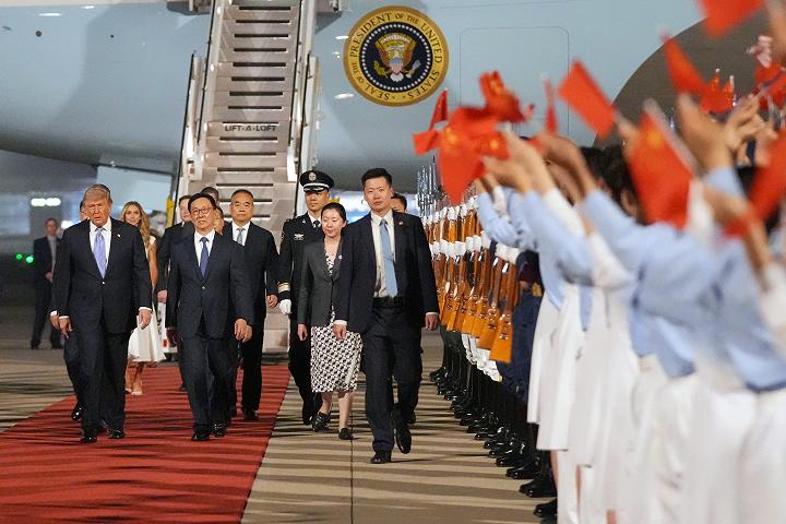 特朗普抵京，今天上午赴人民大会堂与习近平会晤