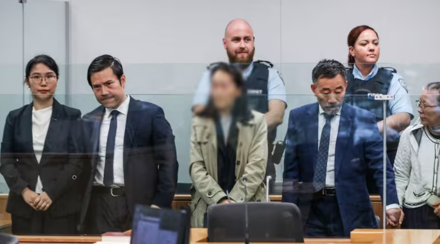 奥克兰海港女尸案：5名关键中国证人全被遣返，被告当庭怒轰移民局