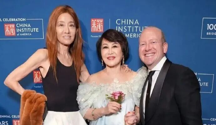 华人美妆女王碾压王薇薇，她从150美元闯美国到住2000万豪宅，活成大家羡慕的样子