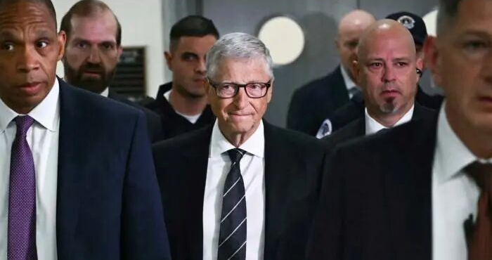 比尔·盖茨就爱泼斯坦案调查作证