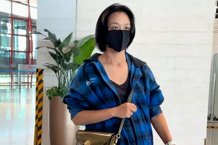 她46岁香港待产,离婚传闻不攻自破