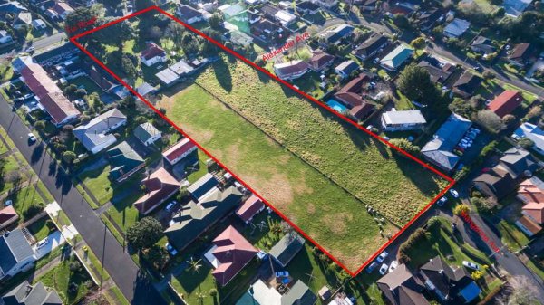 229 TTM180622 Manukau City