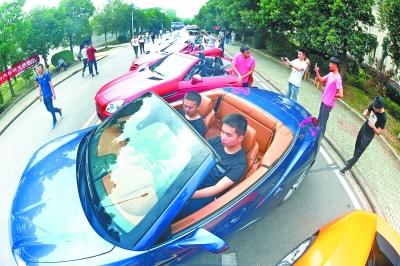 高校花千余万买法拉利、玛莎拉蒂等给学生“拆着玩”