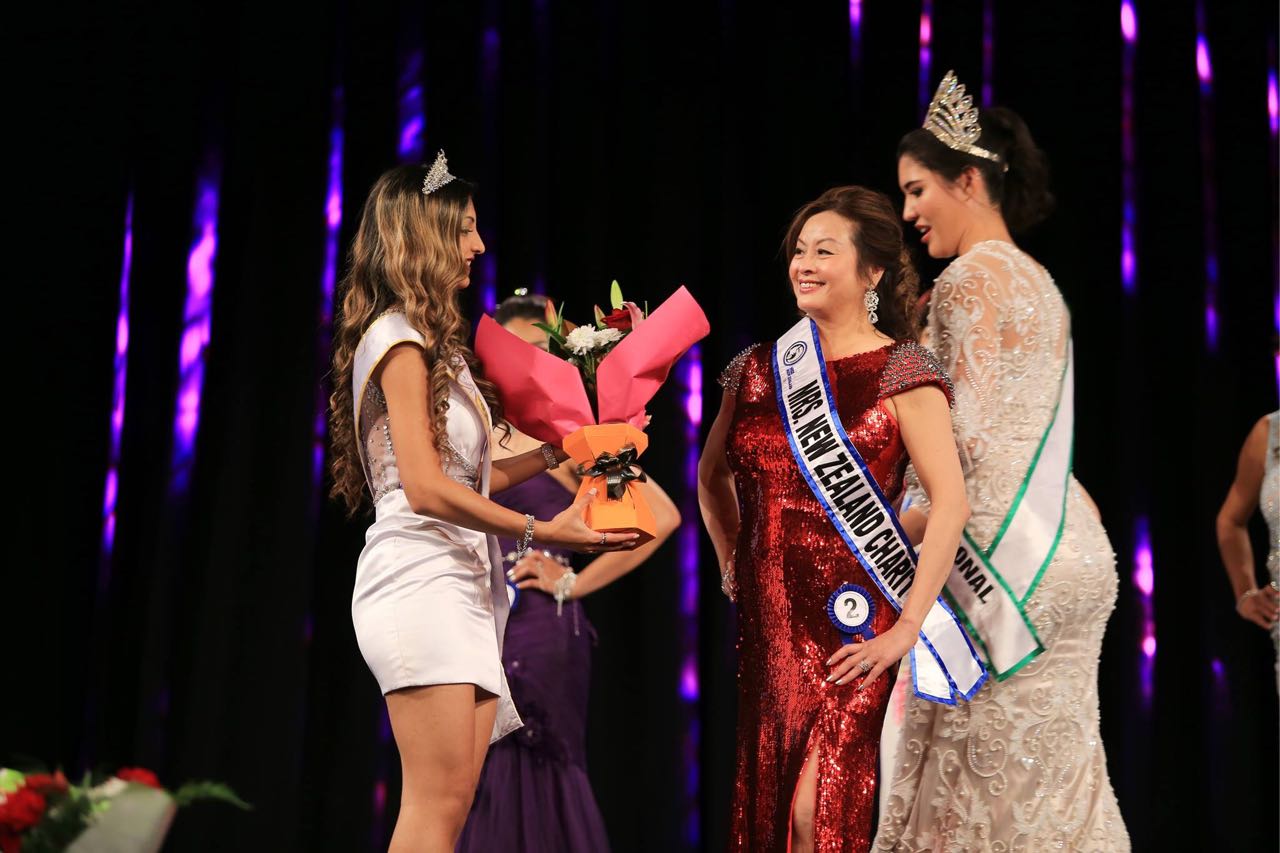 Jackie Hui荣获Mrs New Zealand慈善大使奖项