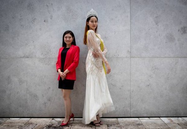 Anna Yang with Crystal Zhang002