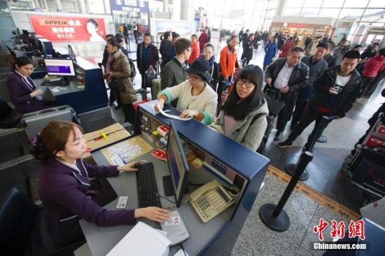 可以“拍卖”、“抽签”：中国民航局航班时刻管理新规  将于4月实施