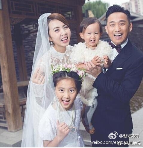 幸福模样！黄磊照顾产后孙莉反被轻抚安慰睡觉