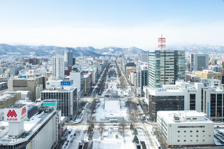 日本北海道雪量不足，滑雪场关门，连小企鹅都不高兴了