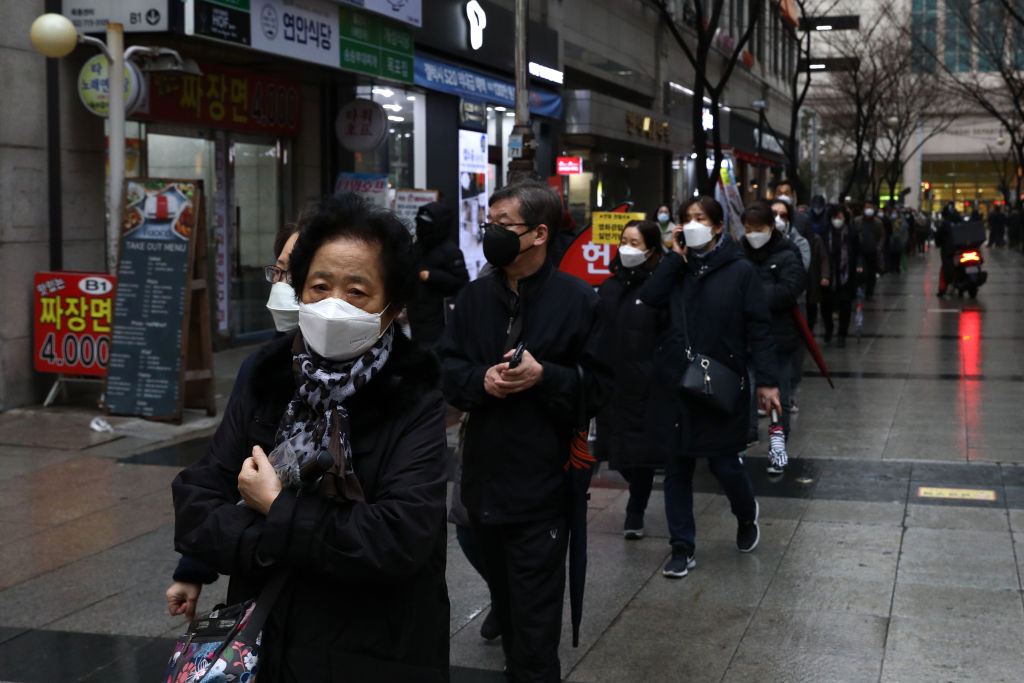 除中国外，全球76个国家确诊病例超过一万三千例