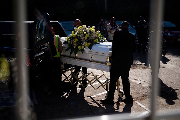 火化优先，环保退后！洛杉矶县新冠死者尸体堆积，来不及烧