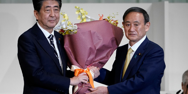 日本新老首相不和？菅义伟称无意继承安倍“遗产”