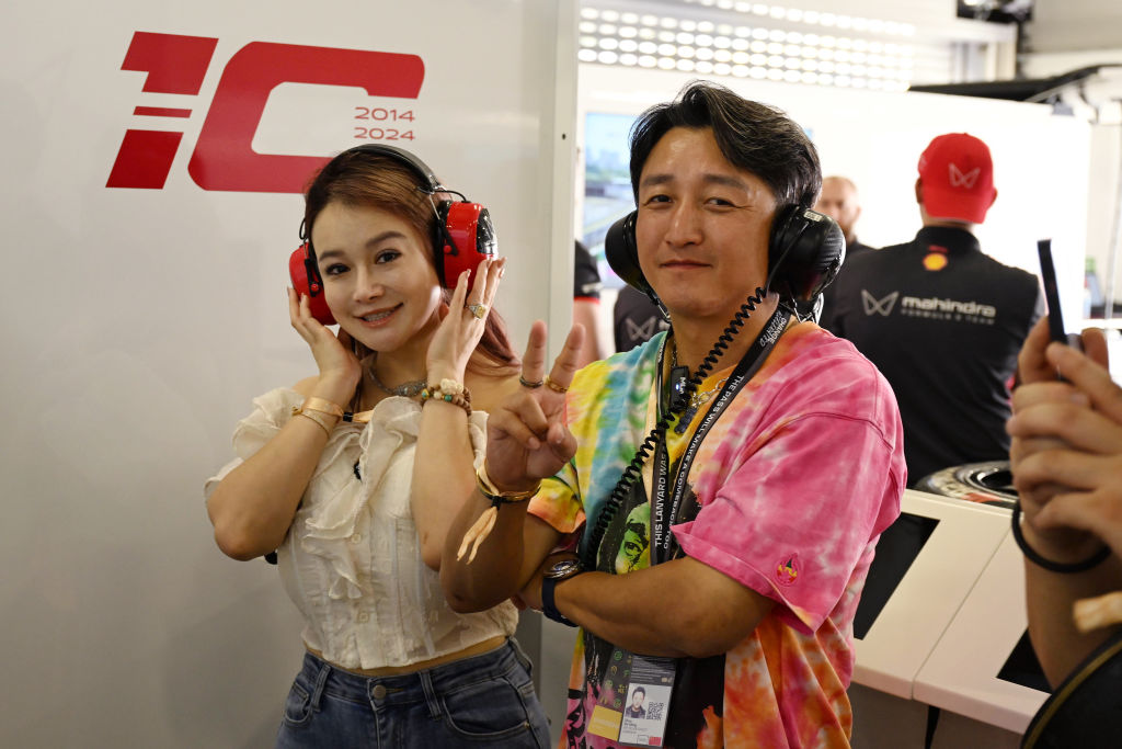 GettyImages-2154168381 | “冉莹颖说打输了大不了换老公”上热搜,邹市明辟谣