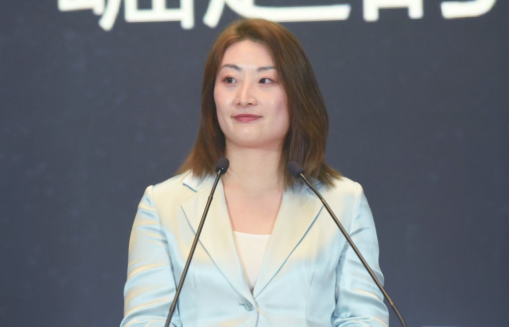 被网友夸了好几年“大女主”的宗馥莉，连3块钱汽水都卖不动？
