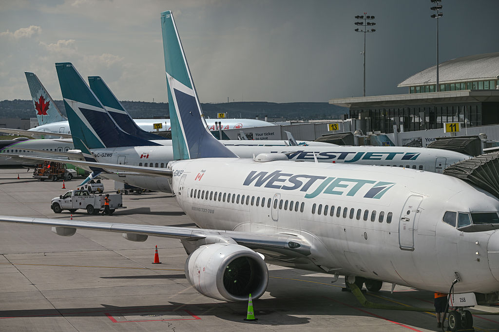 加拿大西捷航空空乘人员罢工 数百航班停飞