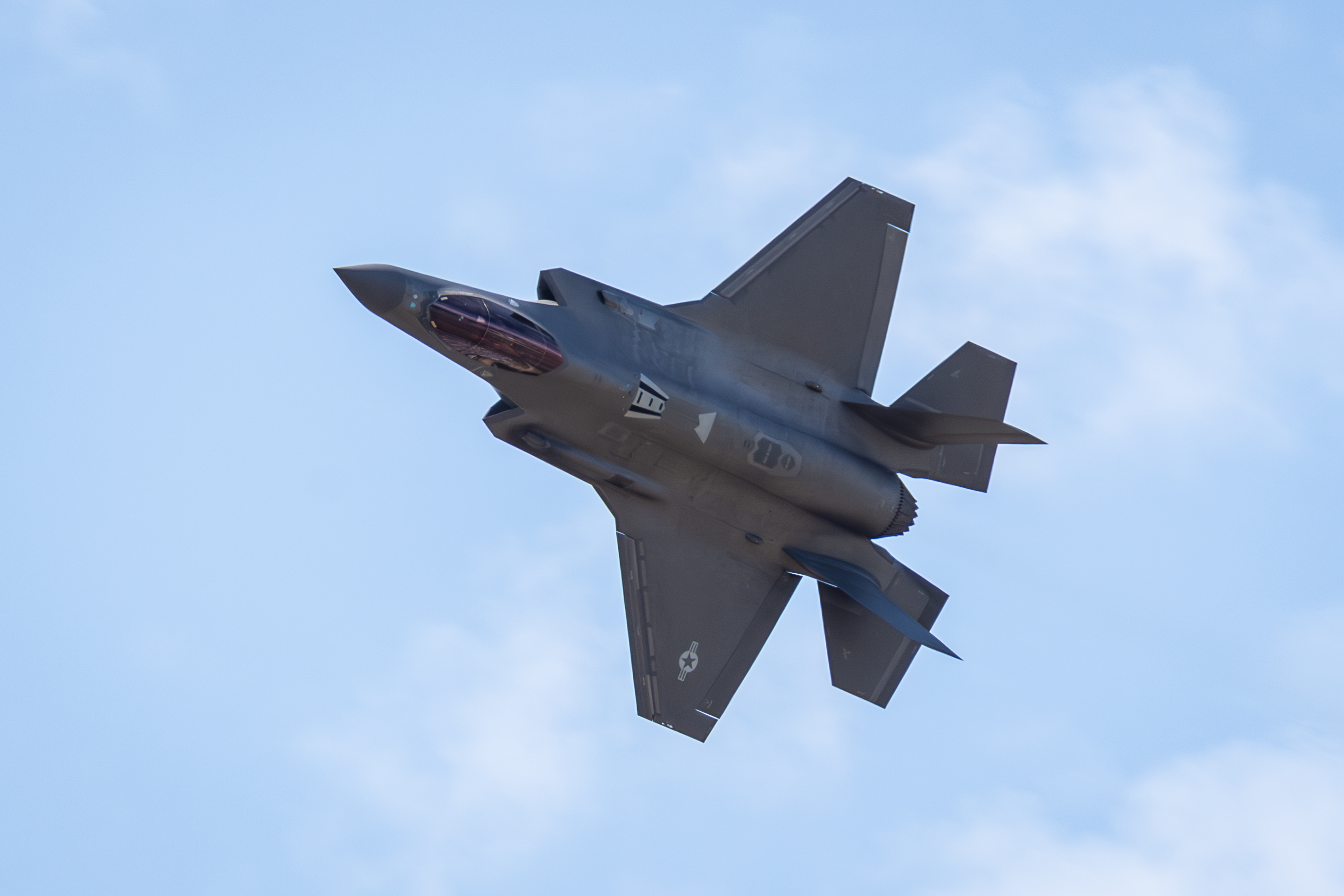 GettyImages-2257424266 | 澳洲F-35隐形战机首次飞进新西兰！联合实战演练释放什么信号？