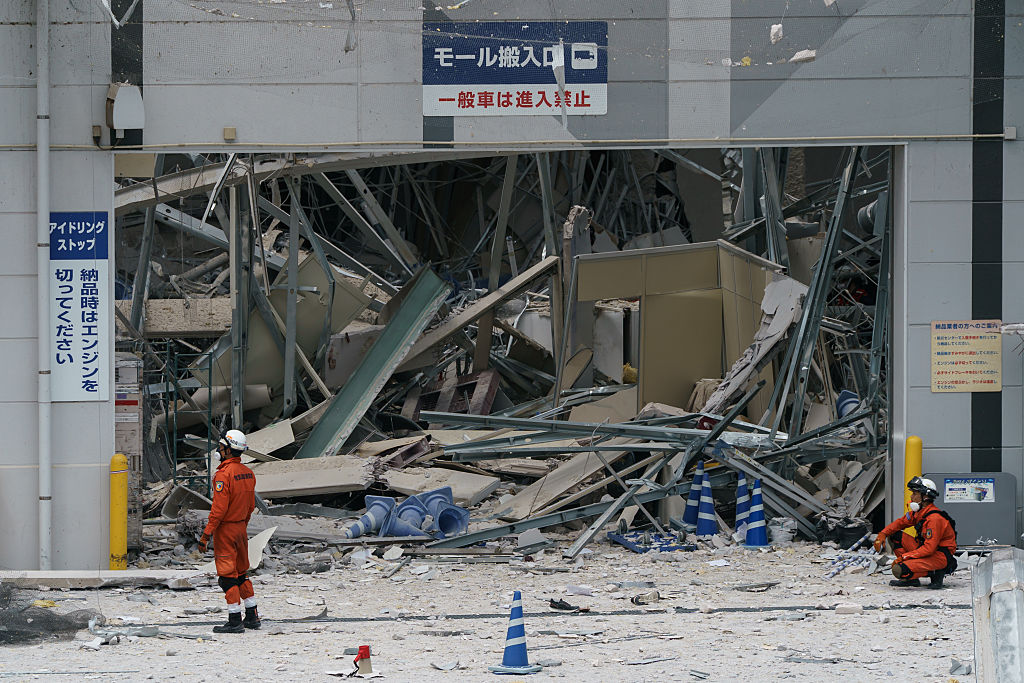 日本地震死亡人数持续上升 搜救队争分夺秒搜寻失踪人员