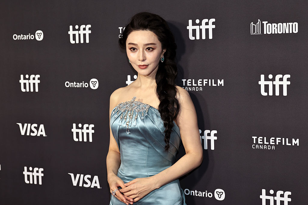 GettyImages-2295999489 | 范冰冰范丞丞被追债6700万元,涉事公司已被限消
