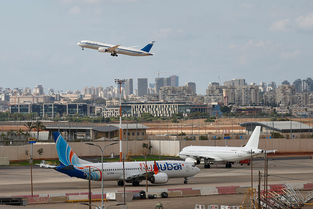 GettyImages-2297328260 | 迪拜航空暂停所有往返以色列航班
