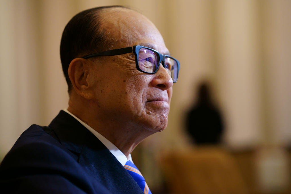 387亿！李嘉诚家族收购英国酒馆运营商全部股份