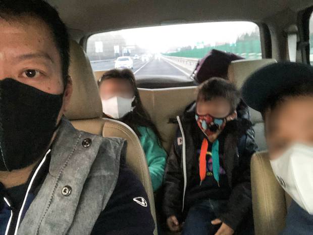 带着三个孩子离开北京，新西兰男子讲述疫情爆发时的生活
