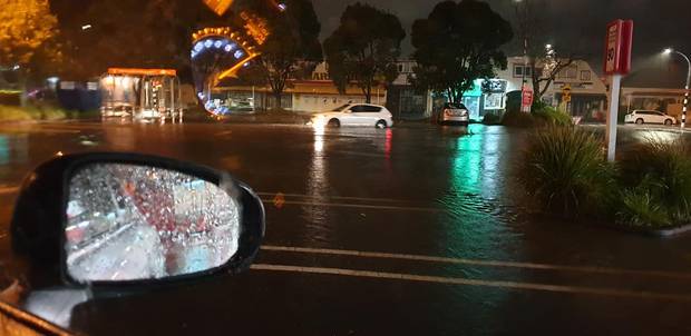 雷暴冰雹马上就到，奥克兰的雨到底啥时候才能停啊