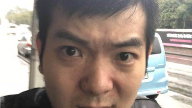 通缉！奥克兰华人男子非法持枪！他可能藏在市中心