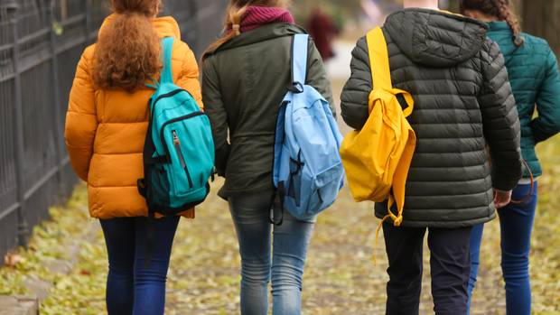 学生通过微信宣传代笔服务 又一所大学陷“作弊门”