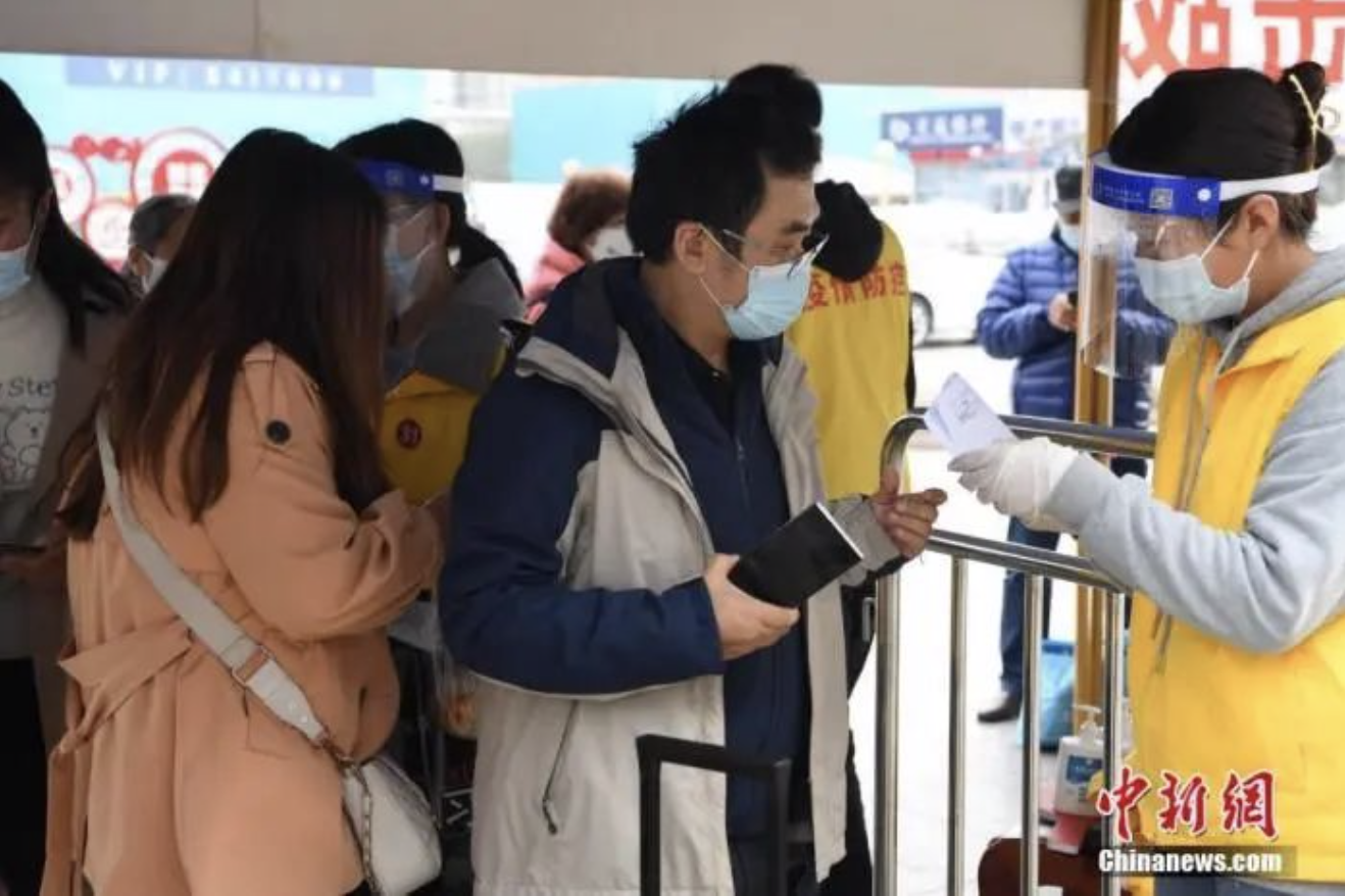 中国“旅游团传播链”波及10省份，多地防控措施升级