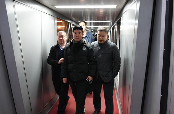 中纪委通报：闫永明已乘机回国自首!
