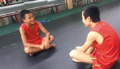 毒品伴随童年的凉山孤儿们，真能练格斗改变命运吗？