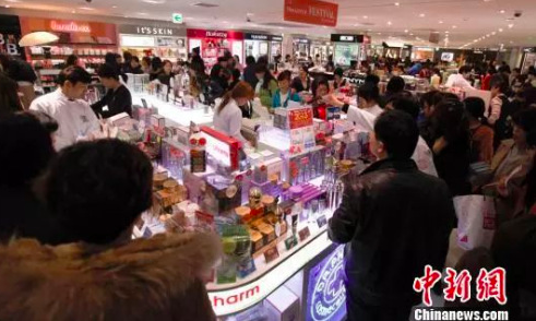 接待国内亲友团费劲不讨好 海外华人叹“累觉不爱”
