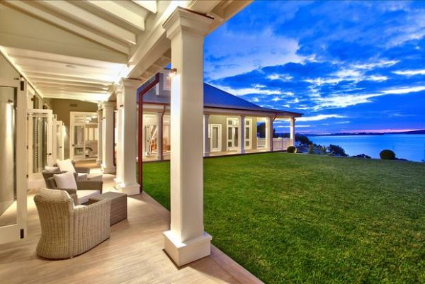 Waiheke Island mansion2018020103