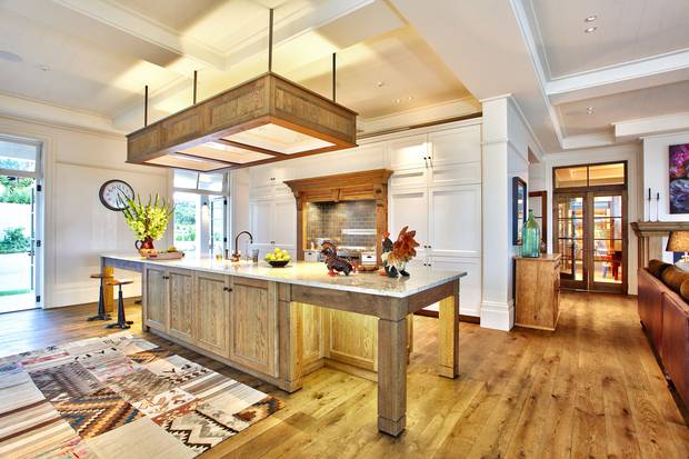 Waiheke Island mansion2018020104