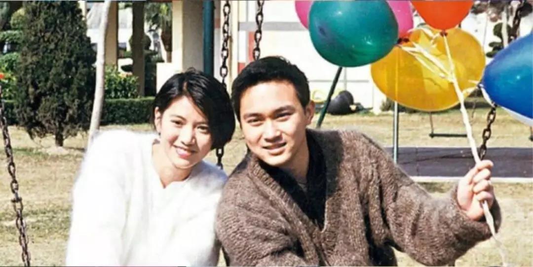 【她刊】袁咏仪张智霖相恋26年再传婚变：爱马仕治不好我的坏脾气，但你能！